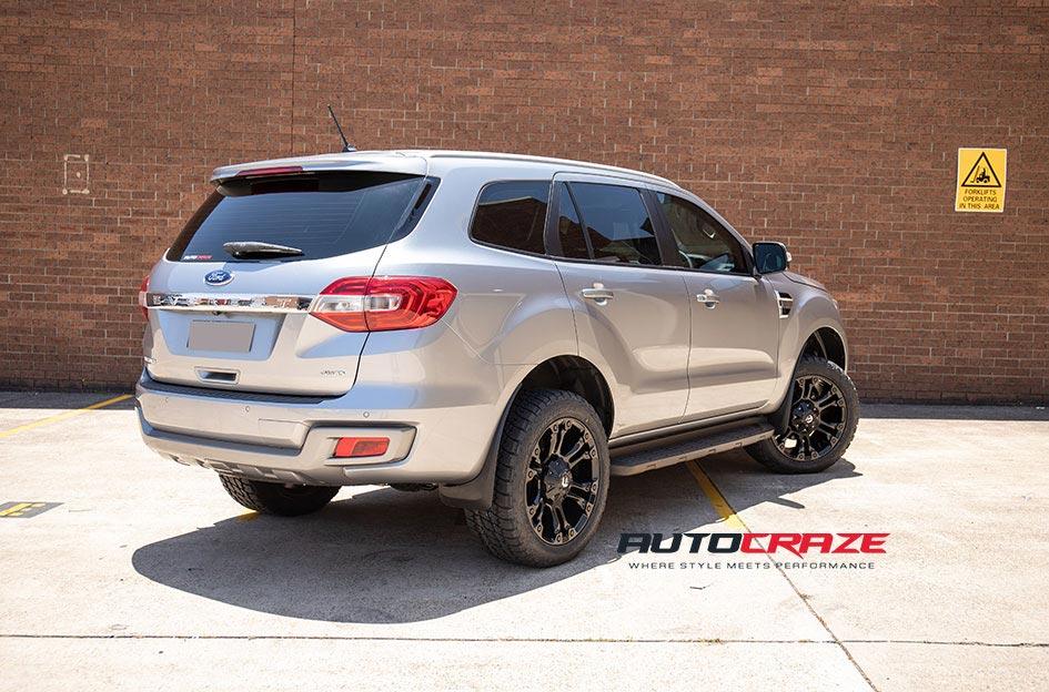 FORD EVEREST VAPOR BLACK MACHINED WITH DARK TINT